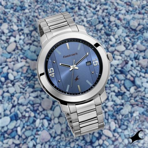 Buy Online Fastrack Bare Basics Quartz Analog with Date Blue Dial ...