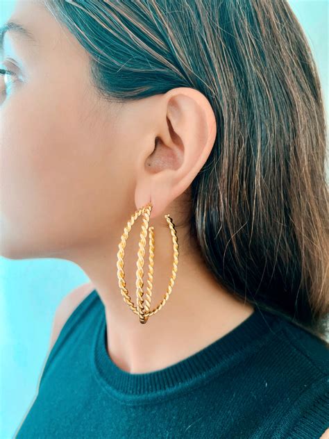 Goldie Inter Loop Hoops – PRERTO E-COMMERCE PRIVATE LIMITED