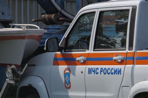 Тело мужчины за запертой дверью нашли спасатели МЧС в Бердске