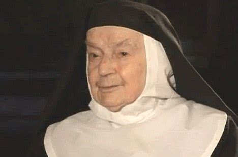 西班牙：104岁老修女收到来自教宗本笃十六世的生日祝福信德文化学会_信德网
