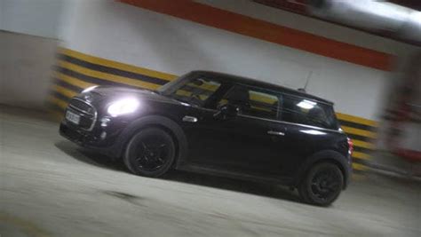 Comparo: Mini Cooper S vs Abarth 595 Competizione vs Volkswagen Beetle ...