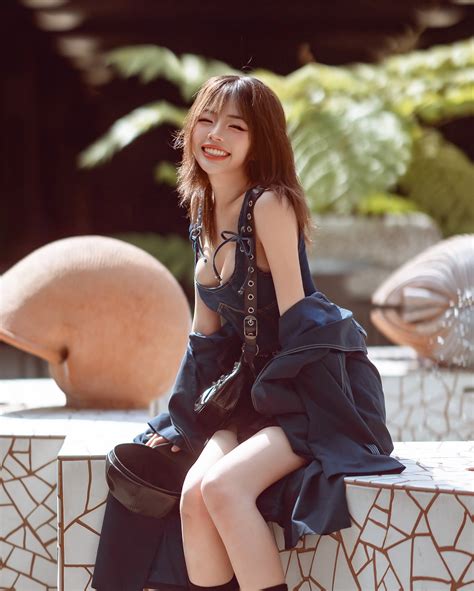 anna mei 🖤 (@er0mei) • Instagram photos and videos