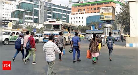 Kolkata traffic cops propose median railings along EM Bypass, FOB at ...