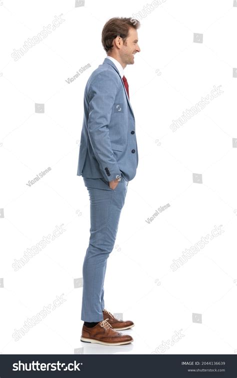 Man in Business Suit Side View 的图像结果