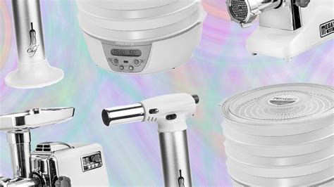 Kitchen with Cooking Stuff 的图像结果