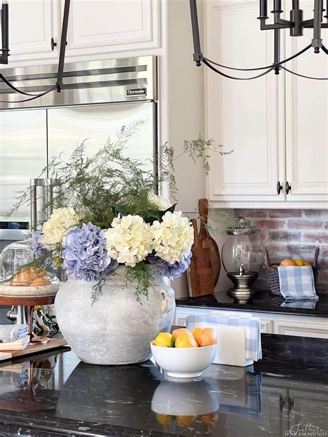 Kitchen Island Decoration Ideas