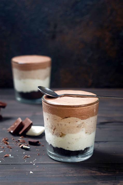 How to Prepare a Classic British Trifle with Layers of Sponge, Fruit, and Custard? - Verry Technical