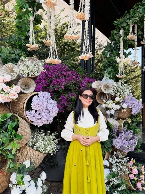 Tv 37 years old actress surbhi jyoti flaunts baby bump in yellow dress ...