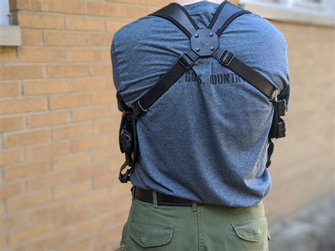 Alien Gear Cloak Shoulder Holster Review 的图像结果