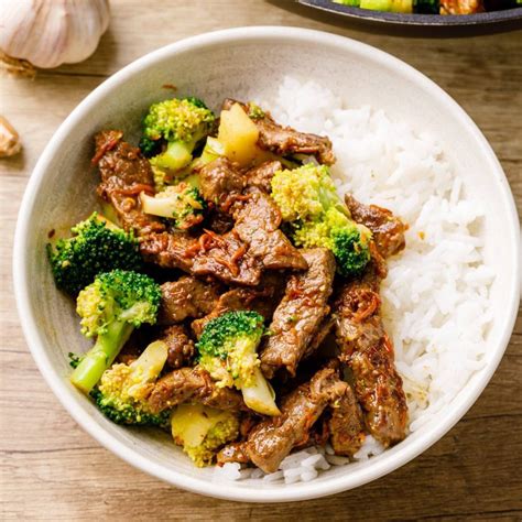 Quick and Easy Beef with Garlic Sauce - Nurtured Homes
