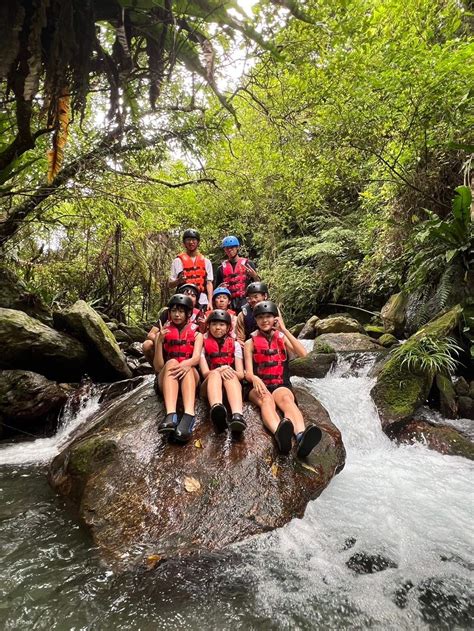 Yilan: Zhe Ge Hengshan Whitewater Tubing & Family-Friendly Canyoning ...