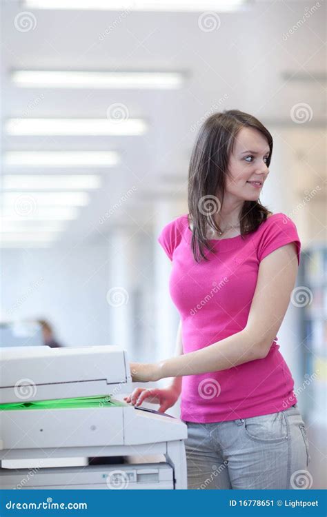 Woman Using Copy Machine 的图像结果