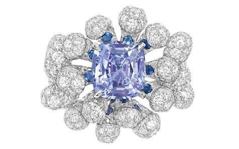 『珠宝』Dior 推出高级珠宝新作：裙摆、头饰与彩色宝石 | iDaily Jewelry · 每日珠宝杂志