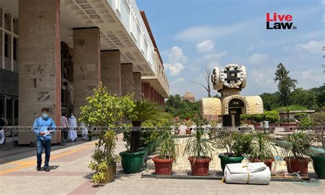 Maintenance Petition U/S 125 CrPC Covered By Res Judicata; Party ...