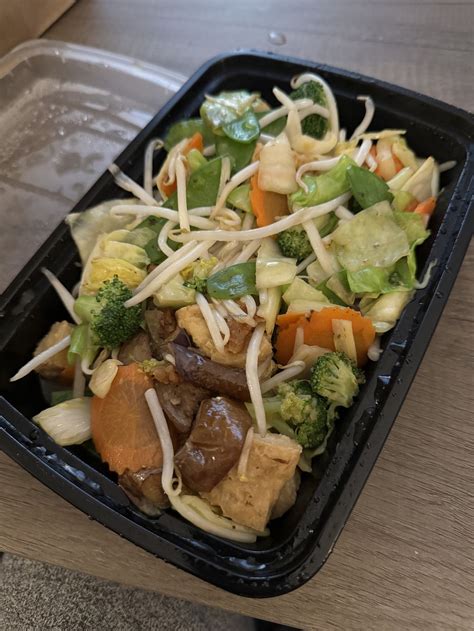 Pineapples Thai Kitchen - Charlottesville Virginia Restaurant - HappyCow