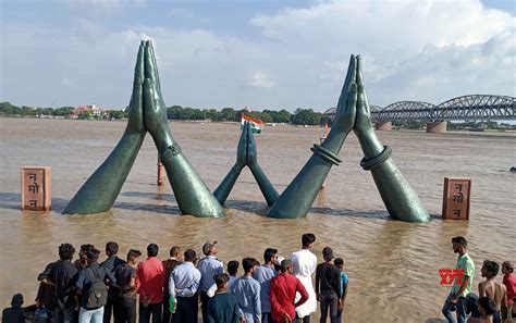 : Varanasi : Namo Ghat drowned due to rise in water level of Ganga River #Gallery - Social News XYZ