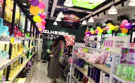 小资生活化妆品加盟店坚持“用心服务” 客单价最高超2万