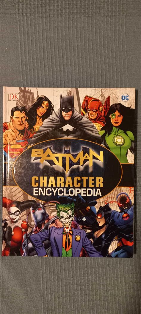 DC Comics Encyclopedia + Batgirl, Mass Effect, Cyberpunk Fitod • OLX.ro