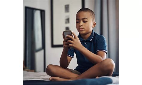 What Happens When You Spend 1 Extra Hour on Screens Daily: Study