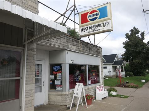 Smokin' Chokin' and Chowing with the King: Eating the Tri-State Region ...