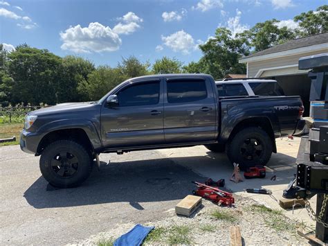 Fitting TALL 33s on a 2nd gen! | Tacoma World
