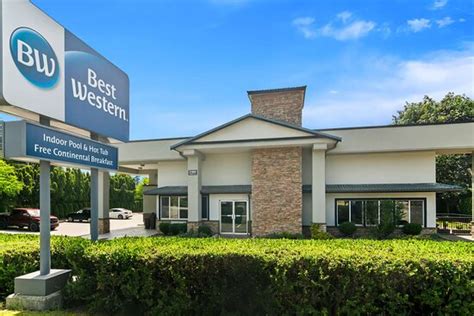BEST WESTERN MAPLE RIDGE HOTEL - Hotel Reviews, Photos, Rate Comparison ...