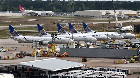 United Airlines passengers fell ill during flight after a cruise
