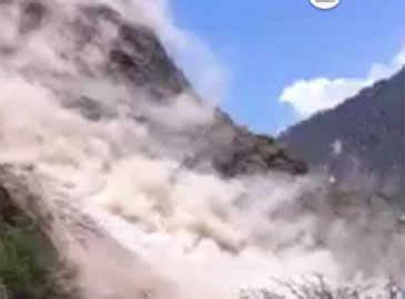 Caught on camera: Nepal earthquake triggers landslide | News - Times of ...