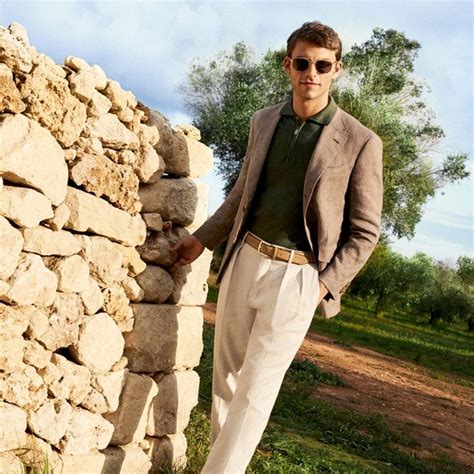 Modern Business Casual 的图像结果