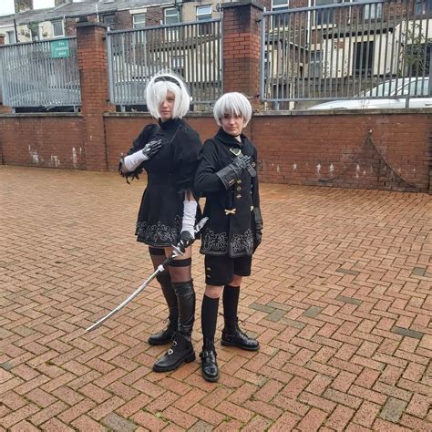 2b and 9s cosplay by me n my friend! : r/nier