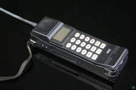 First Generation Mobile Phone 的图像结果