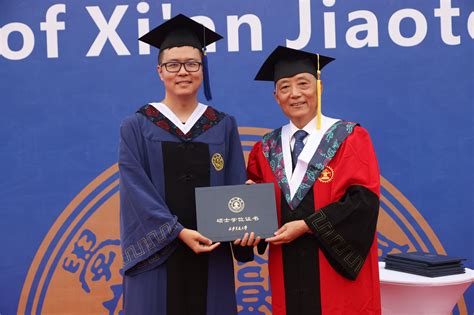 北京大学2019年研究生毕业典礼暨学位授予仪式举行