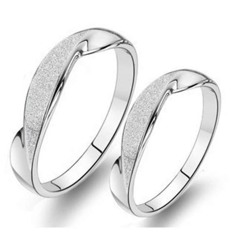 925银戒指如何挑选 结婚还可以买什么戒指