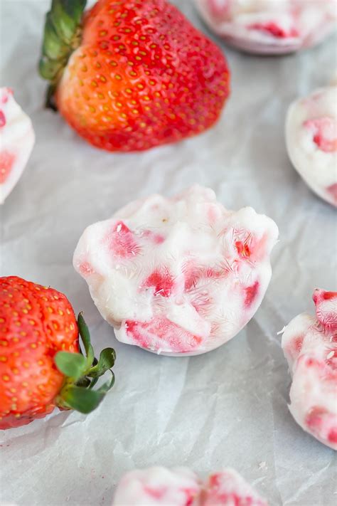 Strawberry Yogurt Bites - Pumpkin 'N Spice