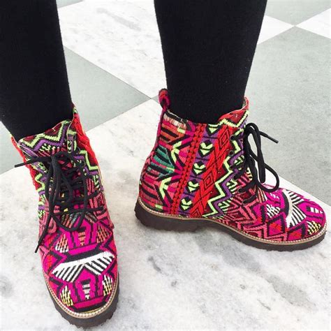 Buy Handcrafted Women's Shoes Online At Feeta | LBB