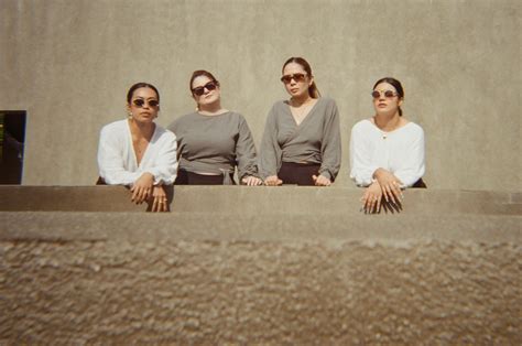 Emotional Apparel: The Psychology of Fashion – kaddadía