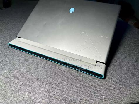 Alienware M17x R2 SSD 的图像结果