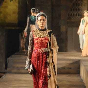 Sabyasachi stages fashion show outside museum | Vogue India