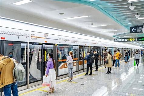 成都地铁客运量再创新高，五一假期这个站最打挤_四川在线