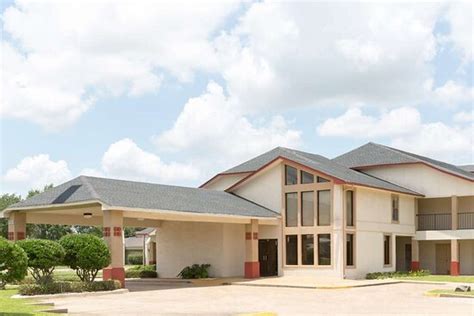 SUPER 8 BY WYNDHAM BOSSIER CITY/SHREVEPORT AREA - Motel Reviews, Photos ...