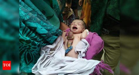 Alien Baby in India 的图像结果