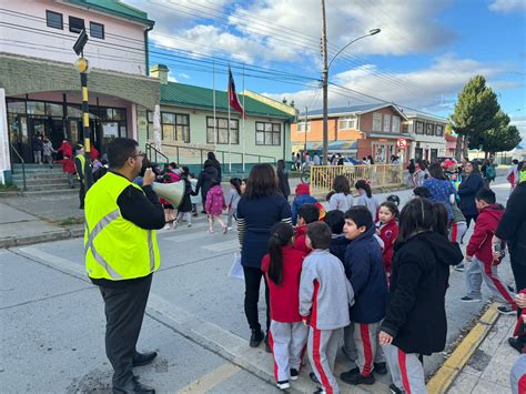 Exitoso simulacro de evacuación en escuela Libertador Bernardo O ...