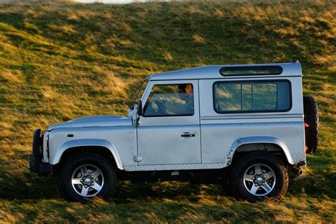 LAND ROVER Defender car technical data. Car specifications. Vehicle ...