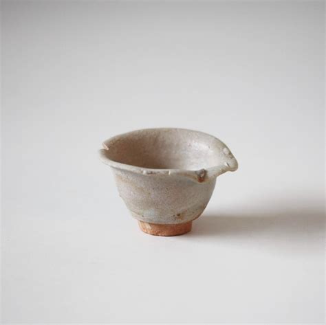 アンティーク 初期伊万里の白磁の盃 d5.7cm Antique Japanese White Porcelain Cup, Early ...