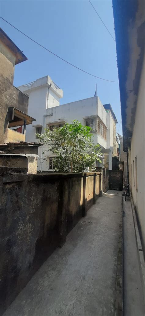 Tollygunge Dharapara,Karunamoyee Ghat Road,2storey House (PA146)