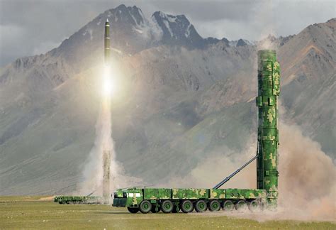 1批22辆发射车 东风26中程弹道导弹正式入役解放军_手机新浪网