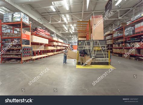 Local Hardware Store 的图像结果