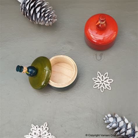 FLAKY BOX – varnamcraftcollective