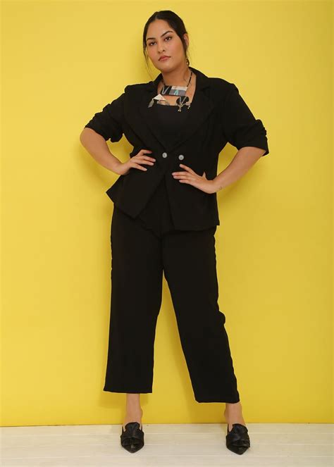 Fashionable & Trendy Plus Size Wear For Women | LBB