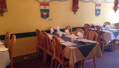 6 Most Famous Indian Restaurants in Canada - lifeberrys.com